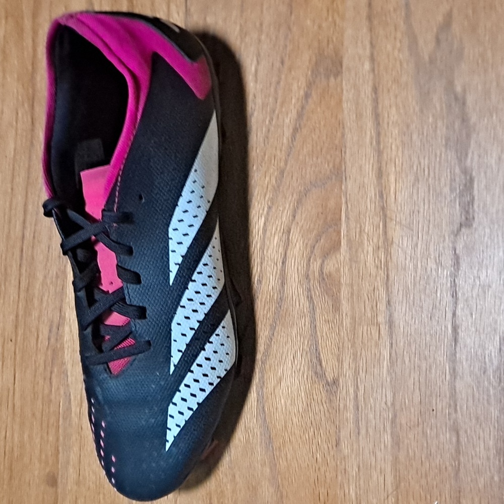 adidas predator accuracy soccer cleats - Picture 3 of 4